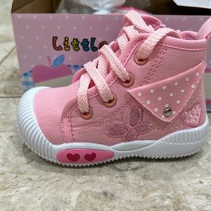 NWOT size infant 3 tennis shoes